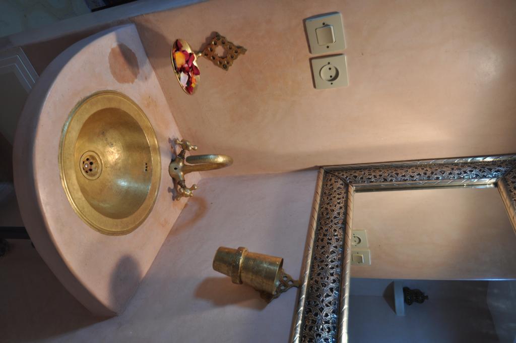 Riad La Famille Марракеш Экстерьер фото