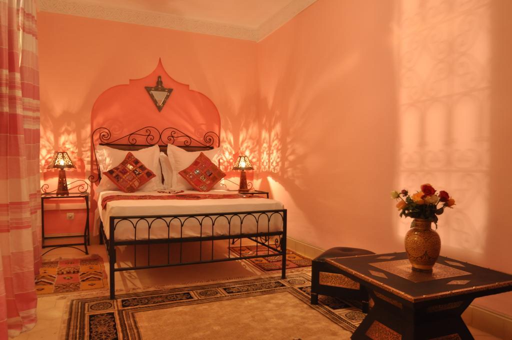 Riad La Famille Марракеш Экстерьер фото