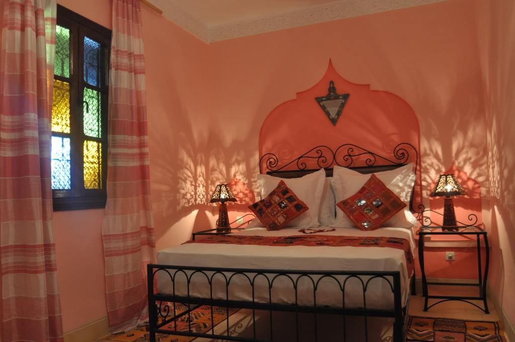 Riad La Famille Марракеш Экстерьер фото