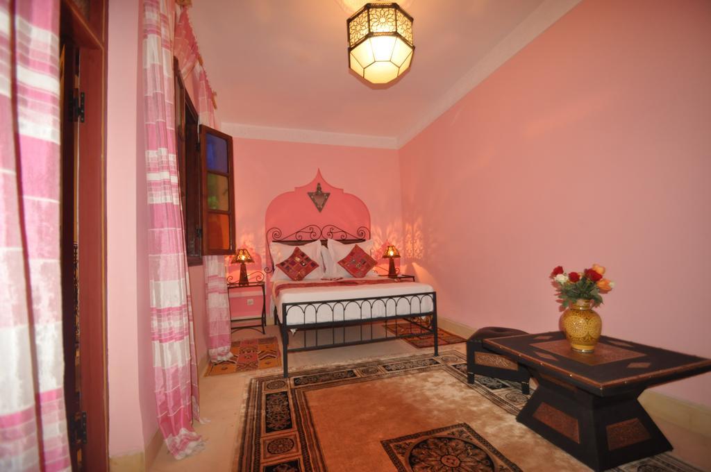Riad La Famille Марракеш Экстерьер фото